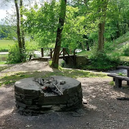 Sous Le Charme - Rural Grande Capacite Herbeumont